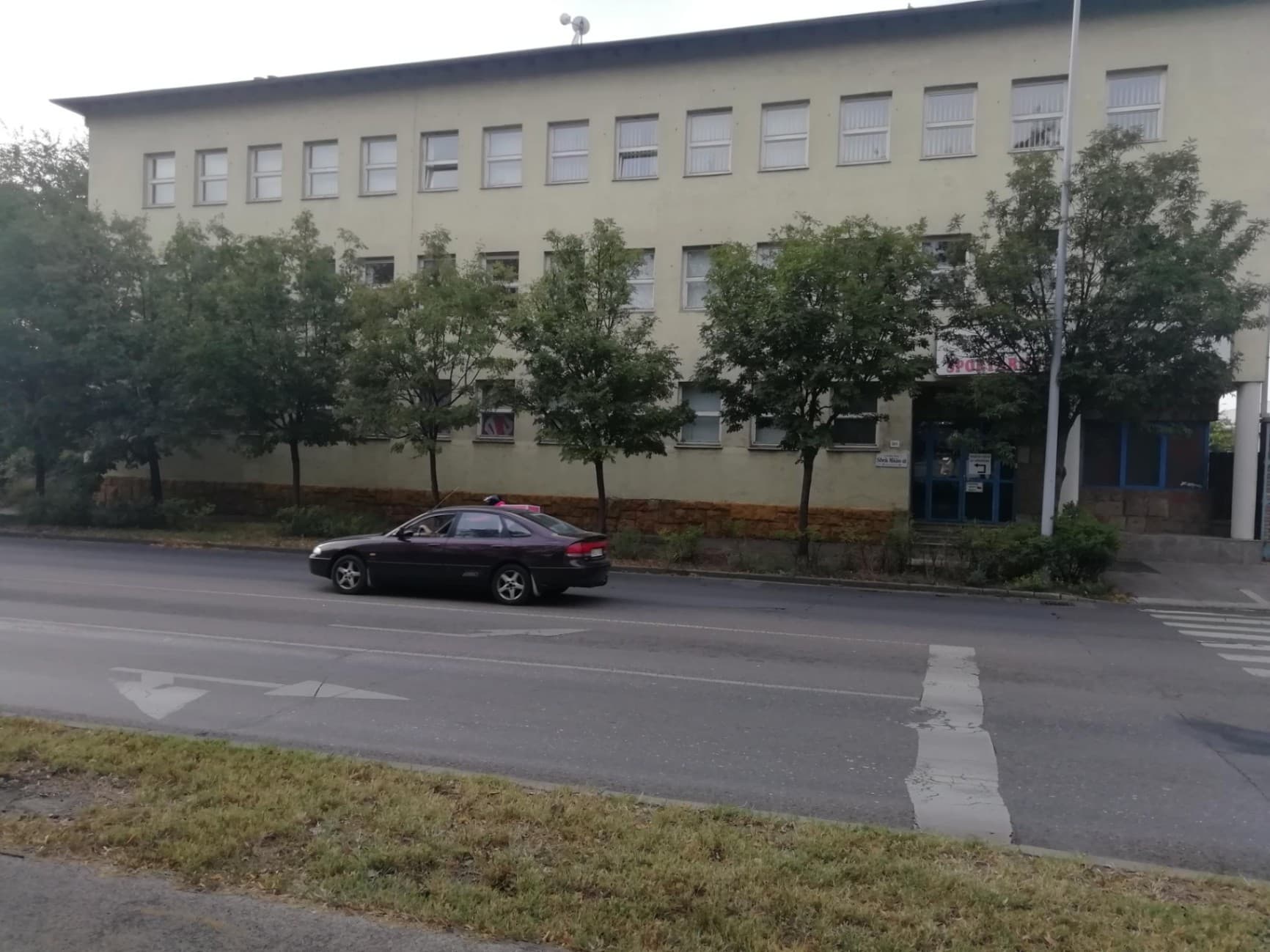 Gewerblich in Budapest, Ungarn – BixBuz Anzeige (79)